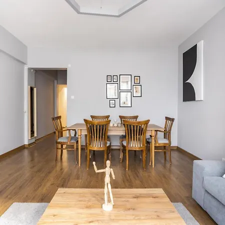 Apartamento Exceptional Flat With Balcony In Sisli Estambul