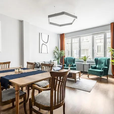 Exceptional Flat With Balcony In Sisli Estambul